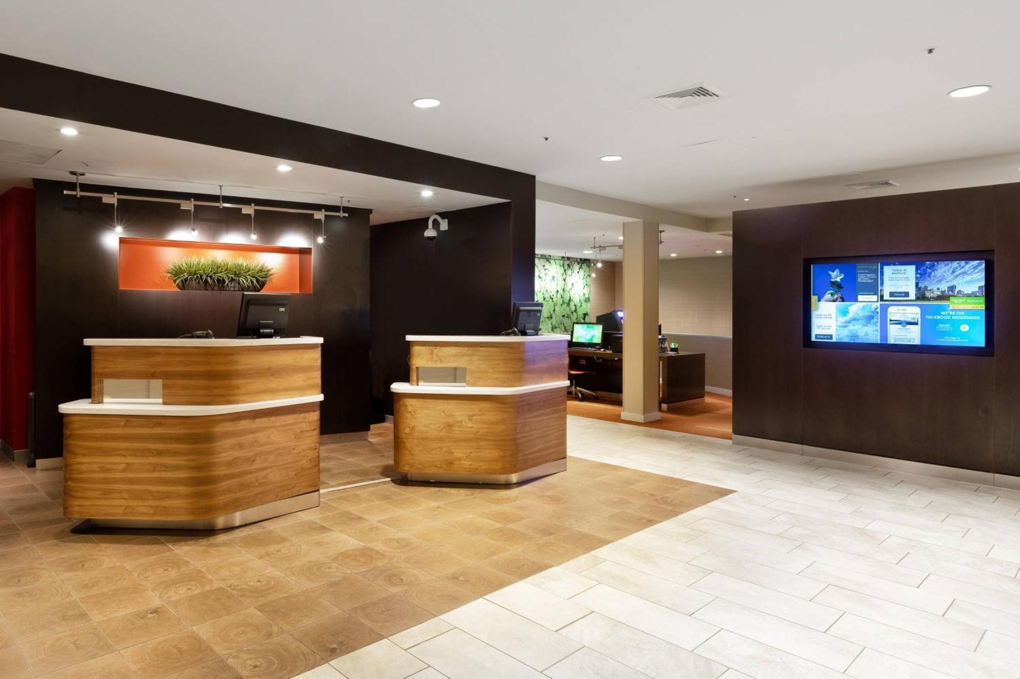 Courtyard By Marriott Dallas-Fort Worth/Бедфорд Экстерьер фото