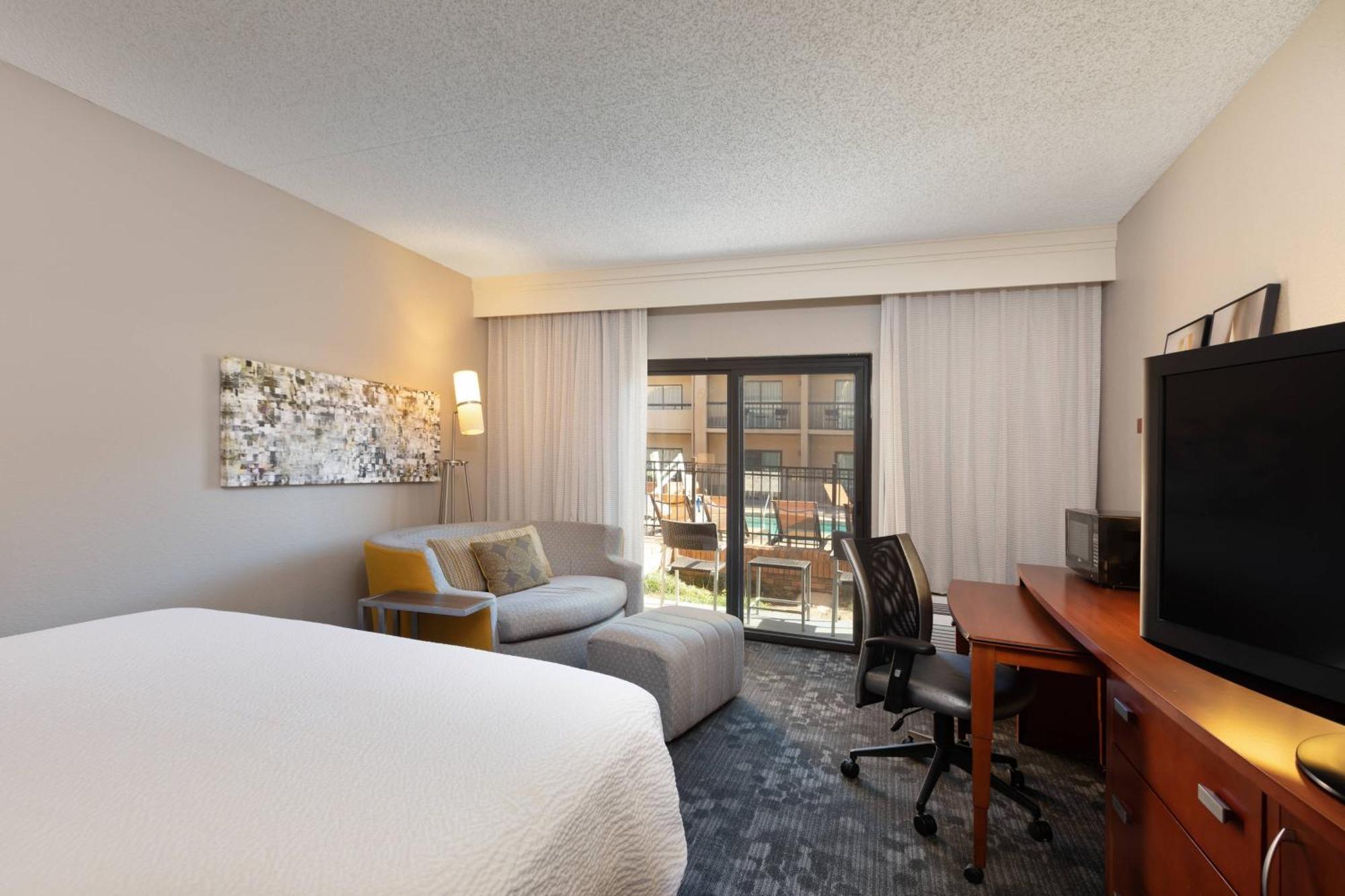 Courtyard By Marriott Dallas-Fort Worth/Бедфорд Экстерьер фото