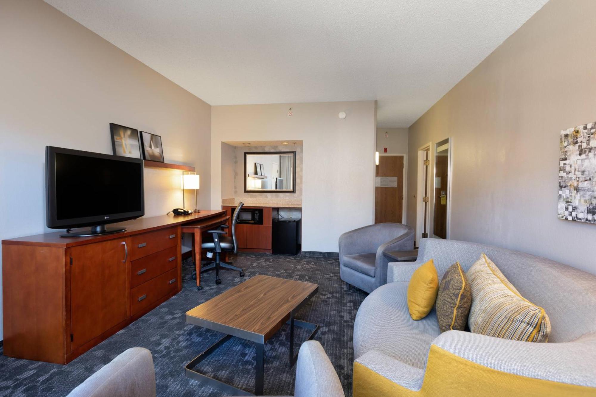 Courtyard By Marriott Dallas-Fort Worth/Бедфорд Экстерьер фото